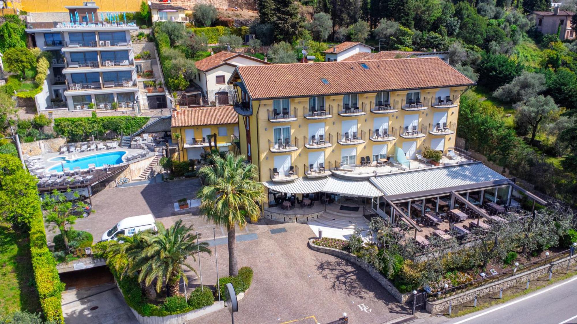 Hotel Galvani Torri Del Benaco Exterior foto